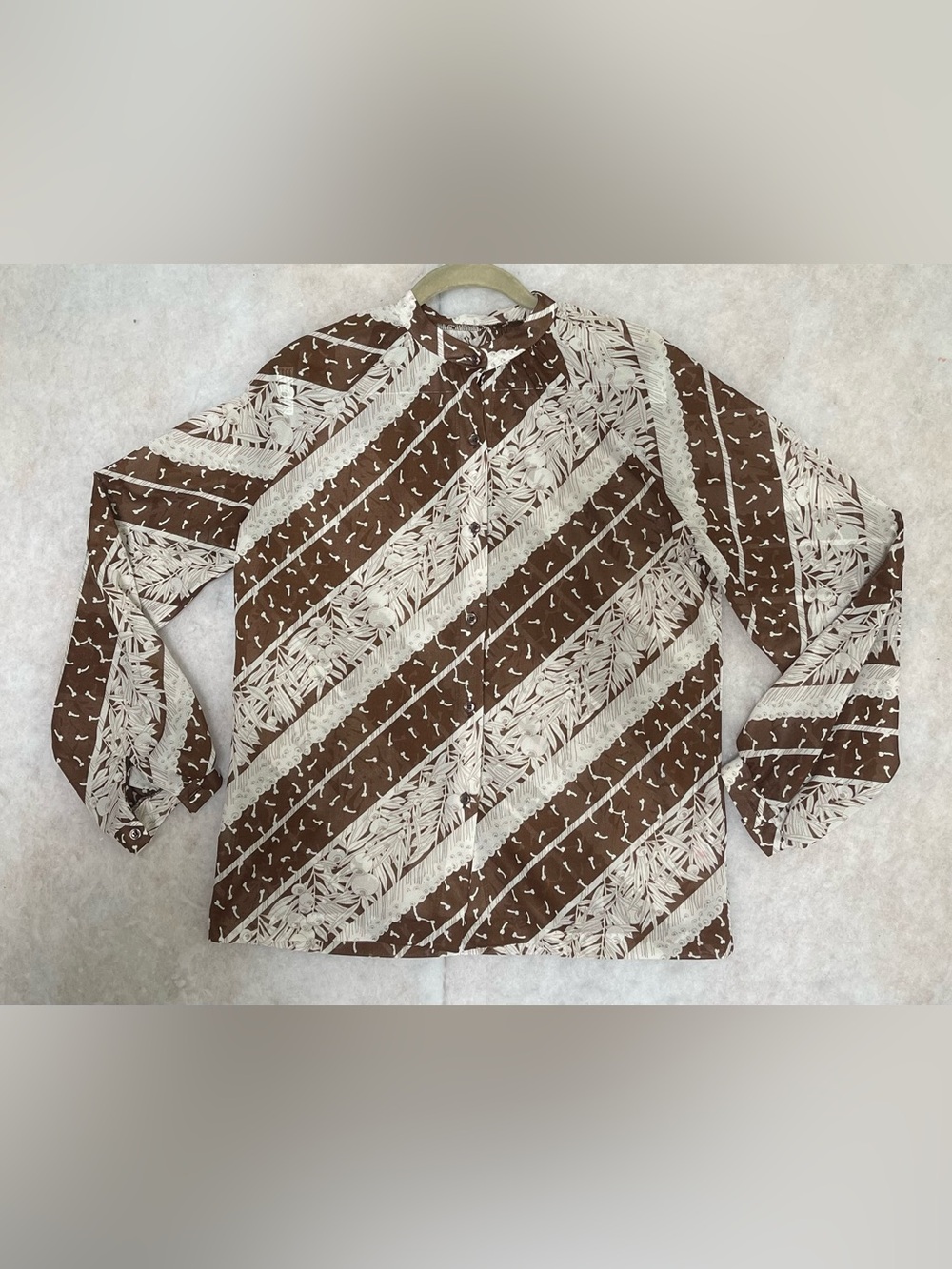 Vintage Lady Arrow Long Sleeves Blouse 70’s Design (SKU662)